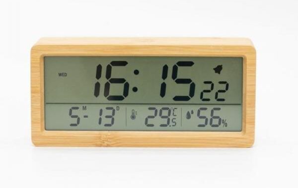 【 ライトブラウン×タケ 】目覚まし時計 lycloc2デジタル時計 おしゃれ 置き時計 通販 目覚まし時計 置時計 めざまし時計 デジタル 温度 湿度 カレンダー シンプル 木製 寝室 ベッドルーム アラーム時計 リビング ベッドサイド デスク 机 大画面 見やすい インテリア