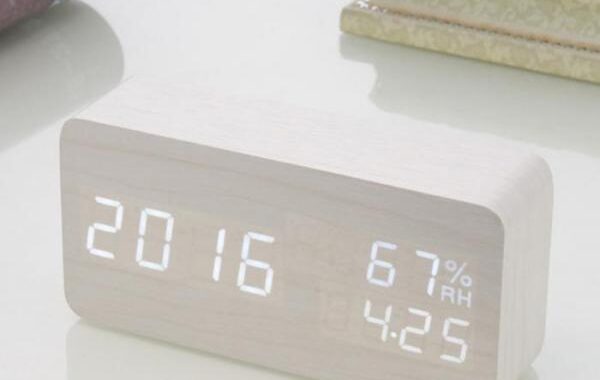 【 ホワイト 】【 Bタイプ 】デジタル時計 lycloc3デジタル時計 おしゃれ 置き時計 通販 目覚まし時計 置時計 めざまし時計 アラーム 複数 設定 時計 デジタル 温度 湿度 カレンダー シンプル 木目調 寝室 ベッドルーム リビング ベッドサイド デスク 机 LED インテ