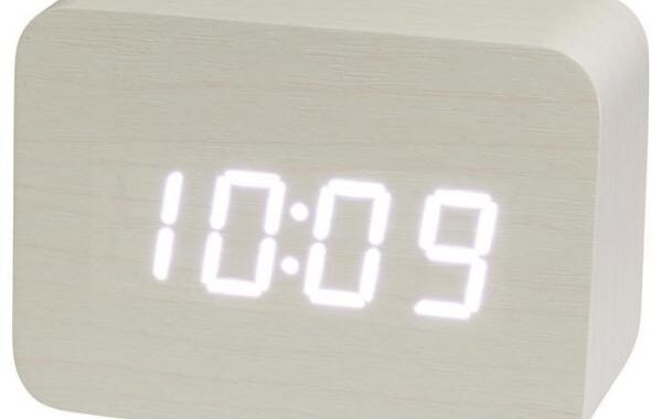 【 ホワイト 】PLUSDECO プラスデコ 木目クロック 置時計置き時計 デジタル 通販 目覚まし時計 デジタル時計 置時計 木目調 電池式 USBケーブル ミニ サイズ LED ライト アラーム おしゃれ かわいい カレンダー 温度計 インテリア PLUSDECO IAC-5656 プラスデコ